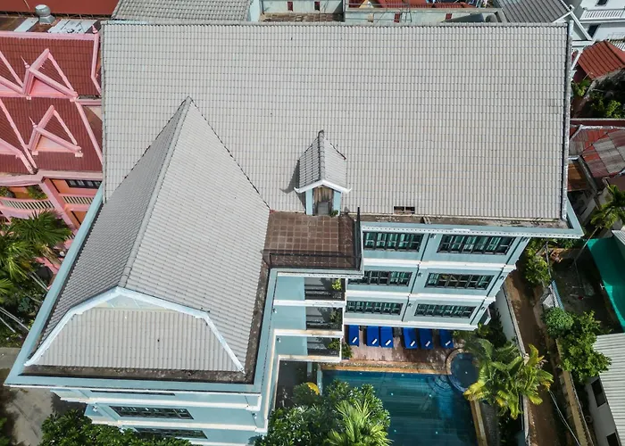 Comforts Guest house 3*