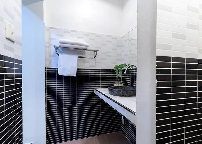 Comforts Guest house 3*